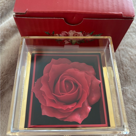 Eternal Red Rose Rotating Jewelry Gift Box Rotate from Rose 🌹 to Jewelry box - Picture 2 of 11